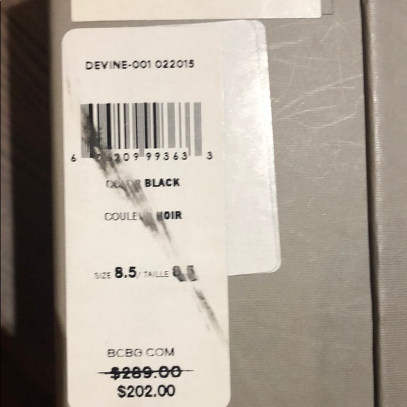 Black BCBG stilettos with fringed ankle strap. - Picture 2 of 4